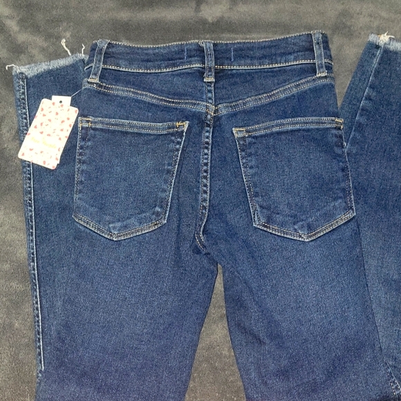 โ๐ผNWTโ๐ผ Free People, Deep Indigo, Raw High Rise Skinny Jean, Jegging, size 24 - Picture 8 of 10